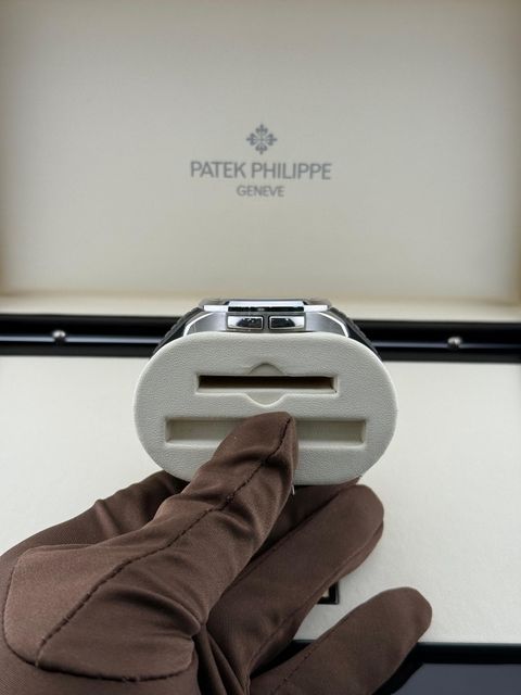 Patek Philippe Aquanaut 5164A-001 Image 3